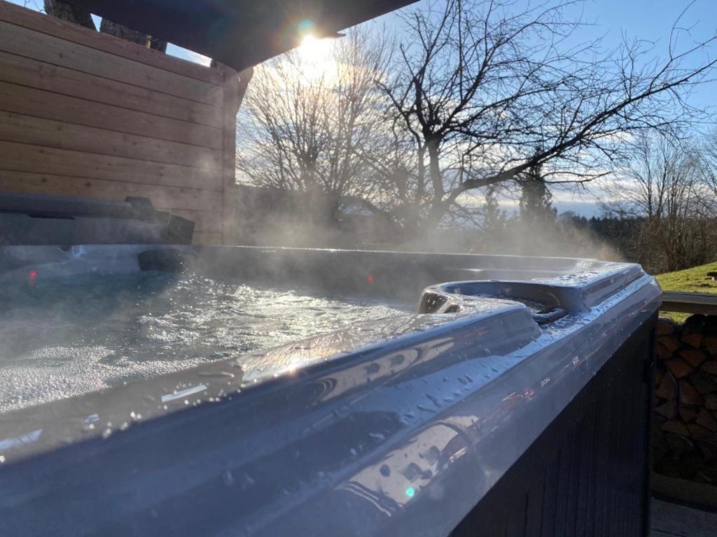 Alpenblick Nahe Muenchen Mit Outdoor Whirlpool - 21 Min Von Muenchen Mit Zug Assling 외부 사진